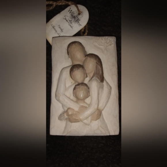Willow Tree Angel "Family" a lifetime of love - Picture 5 of 7